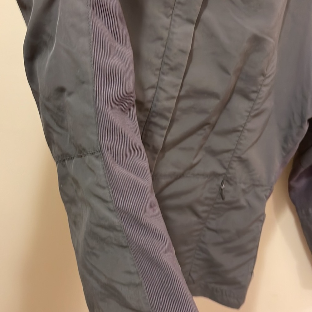 Reebok jacket size M - Picture 6 of 8